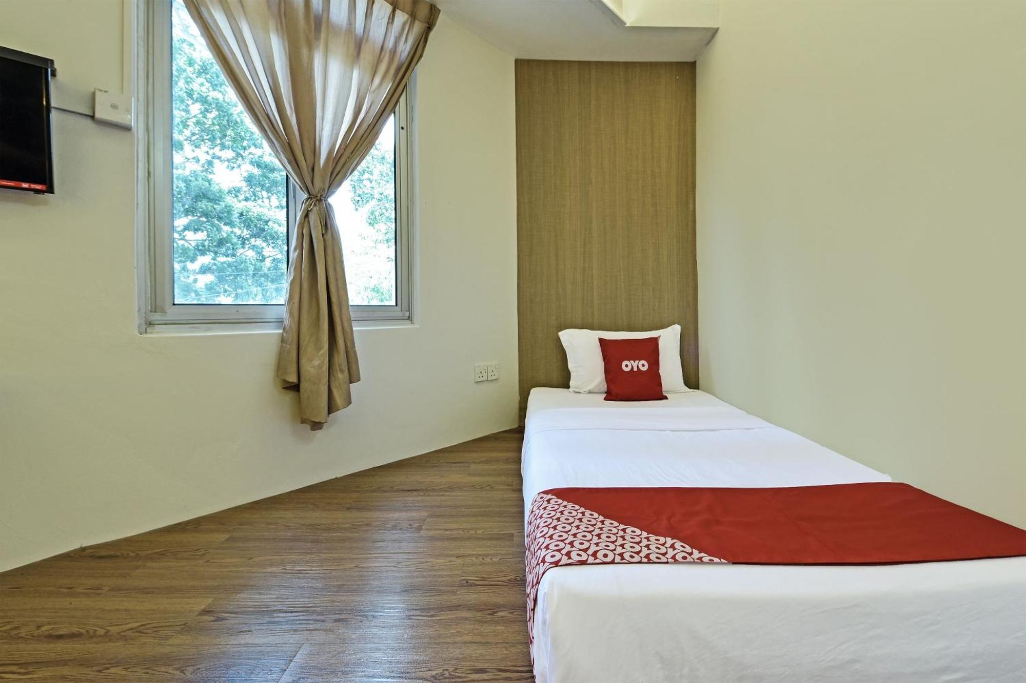 Super Oyo 44036 Hotel De Perdana Hill Batu Pahat Eksteriør bilde